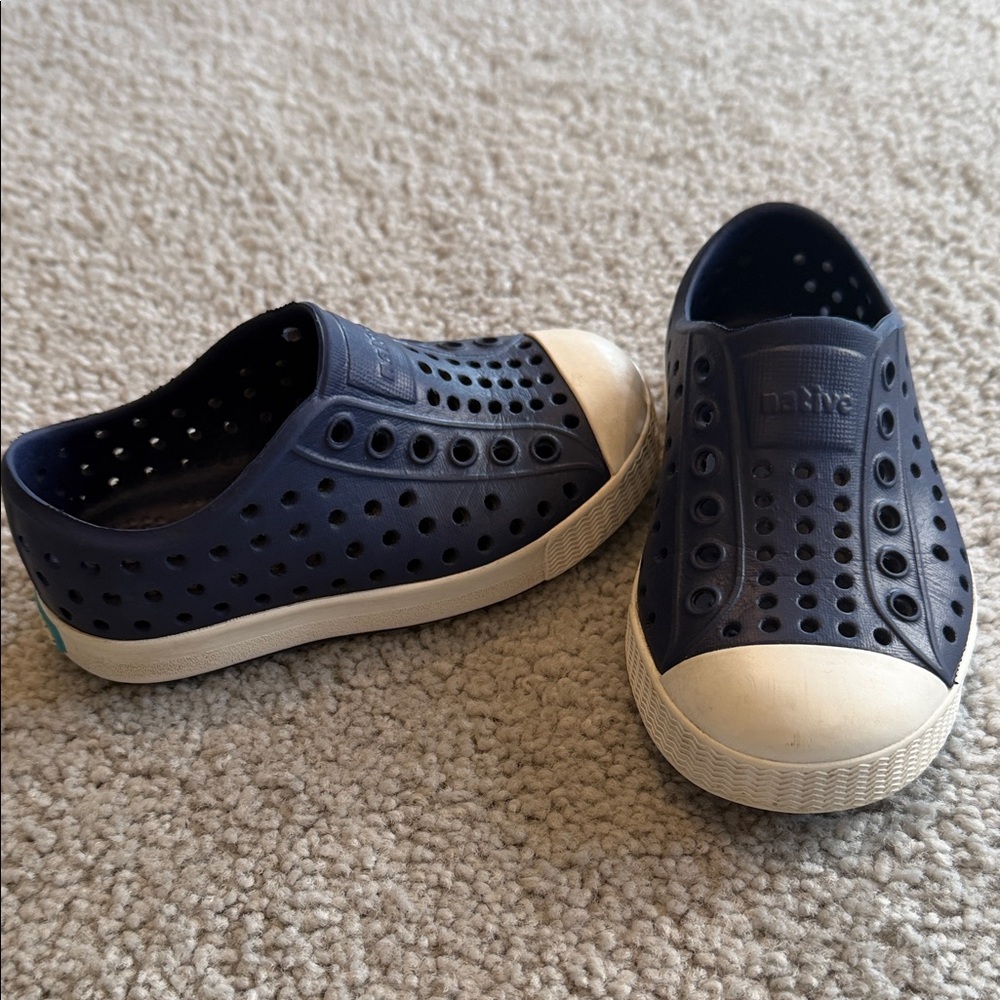 EUC Native Shoes 🚭